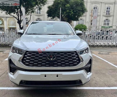 Xe Toyota Innova Cross HEV 2.0 CVT 2025