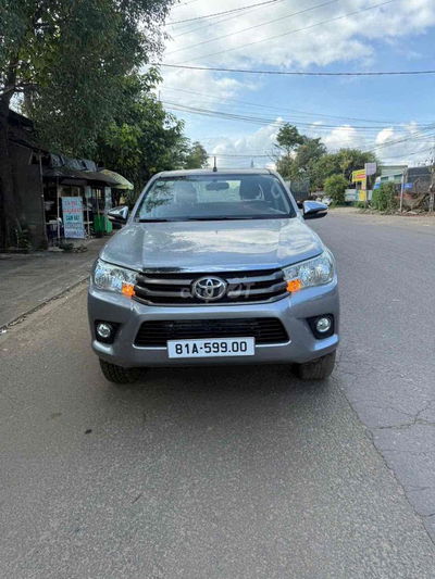 Toyota Hilux 2016 2.4E 4x2 MT - 100000 km