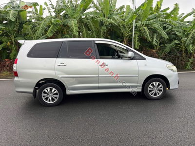 Xe Toyota Innova 2.0E 2015