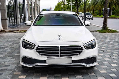 Mercedes E200 Exclusive 2022 V1 Trắng Nâu 30.000km