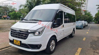 Xe Ford Transit Tiêu chuẩn 2023