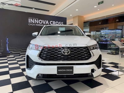 Xe Toyota Innova Cross 2.0 CVT 2025