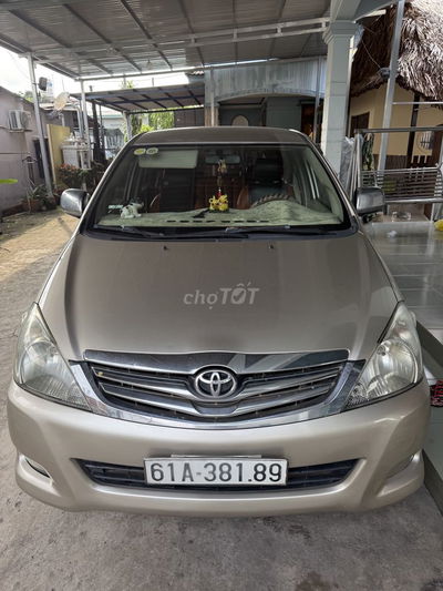 Toyota Innova 2011 G - 200000 km
