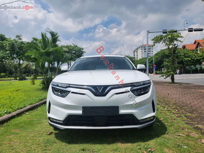 Xe VinFast VF8 Eco AWD 2023