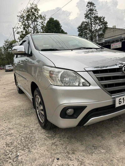 Toyota Innova 2015 2.0E - 128000 km xe gia đình bá