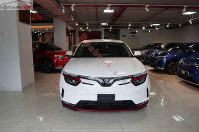 Xe VinFast VF8 Eco AWD 2023