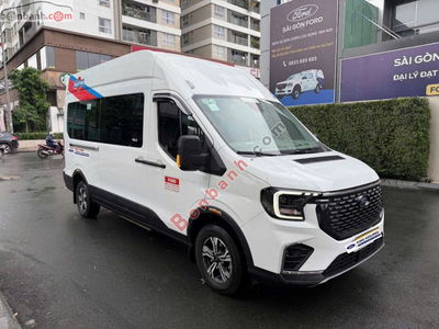 Xe Ford Transit Premium 2024