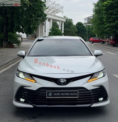 Xe Toyota Camry 2.0Q 2022