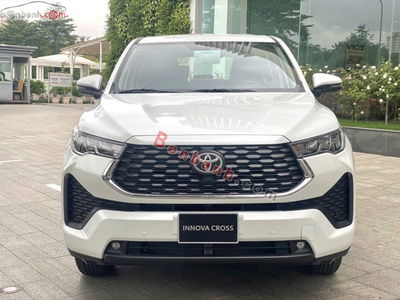 Xe Toyota Innova Cross 2.0 CVT 2025