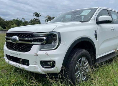 Ford Ranger đủ màu giao ngay giá siêu tốt