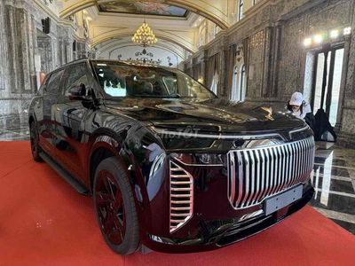 VinFast Lạc Hồng LX900