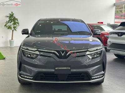 Xe VinFast VF8 Plus 2023