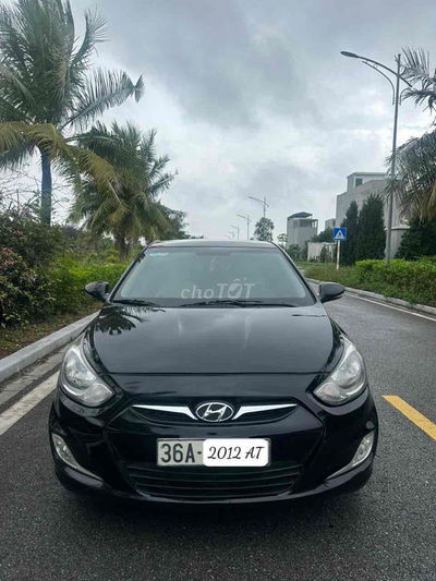 Hyundai Accent 2012 1.4 AT - 100000 km