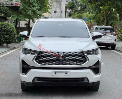 Xe Toyota Innova Cross HEV 2.0 CVT 2025