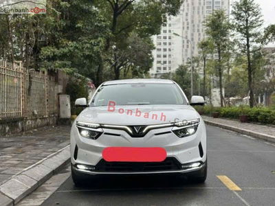 Xe VinFast VF8 Eco AWD 2023