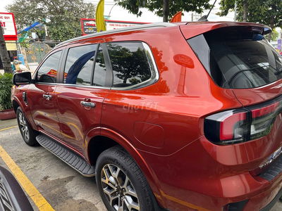 Ford Everest Titanium 2023 4x4, bản Đủ tính năng!