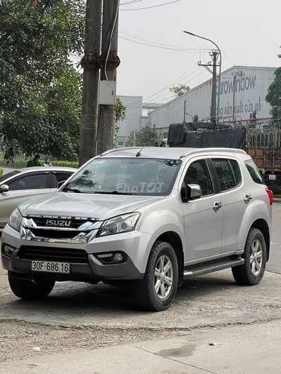 Isuzu Mu-X Bạc Tự động Dầu