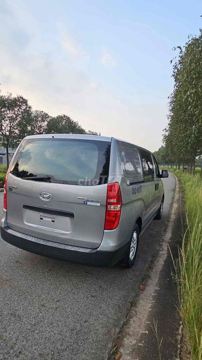 Hyundai Starex 2017 2.5D MT - 150000 km