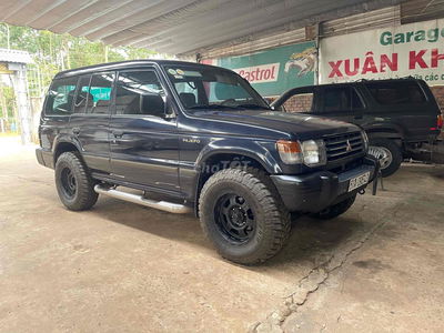 Mitsubishi Pajero 2000 2.4 4 máy 8 chỗ