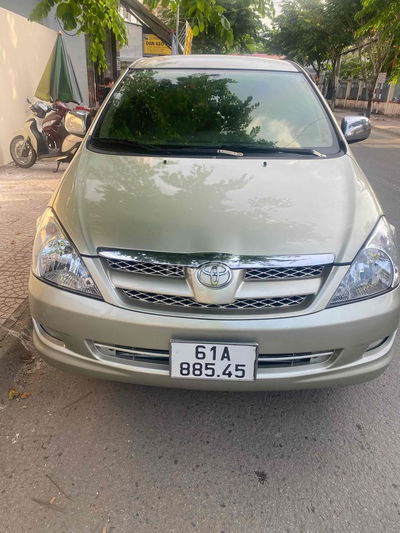 Toyota Innova 2006 G - 123456 km