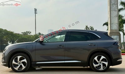 Xe VinFast VF8 S 2024