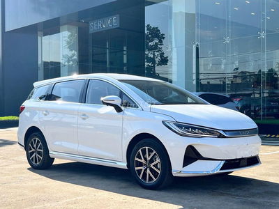 Xe BYD M6 giá tốt, nhiều ưu đãi, sẵn xe giao ngay