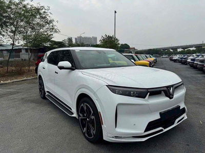 Xe Demo chưa lăn bánh Vf9 Plus 2025