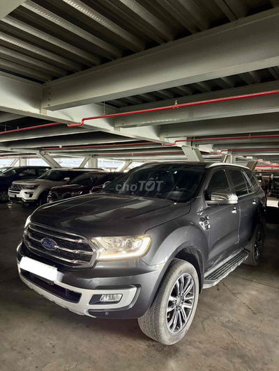 Ford Everest Titanium 4x2 Màu Xám lông chuột 2019