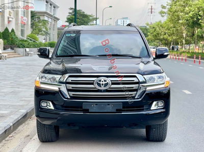 Xe Toyota Land Cruiser 4.6 V8 2020