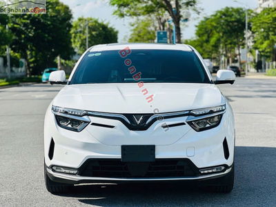 Xe VinFast VF8 Plus AWD 2023