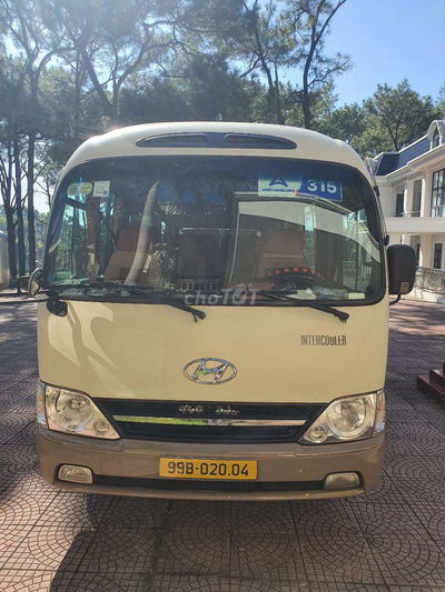 Hyundai County Đồng Vàng 2013