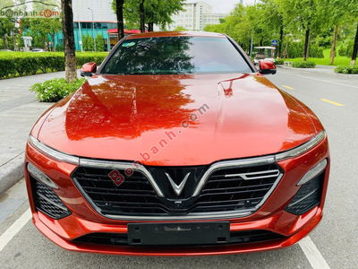 Xe VinFast Lux A 2.0 Premium 2.0 AT 2021
