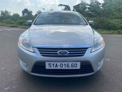 Ford Mondeo 2010 - 82000 km xe gia đình sử dụng