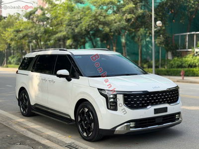 Xe Kia Carnival Premium 2.2D 8S 2024