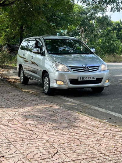 Toyota Innova 2010 G - 20000 km
