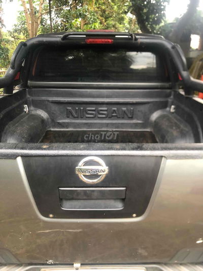 Nissan Navara 2013 2.5 MT - 100000 km