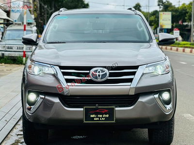 Xe Toyota Fortuner 2.4G 4x2 AT 2019