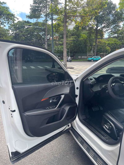 20 1105 2021 Active 1.2 AT - 100000 km