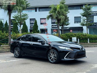 Xe Toyota Camry 2.0Q 2023