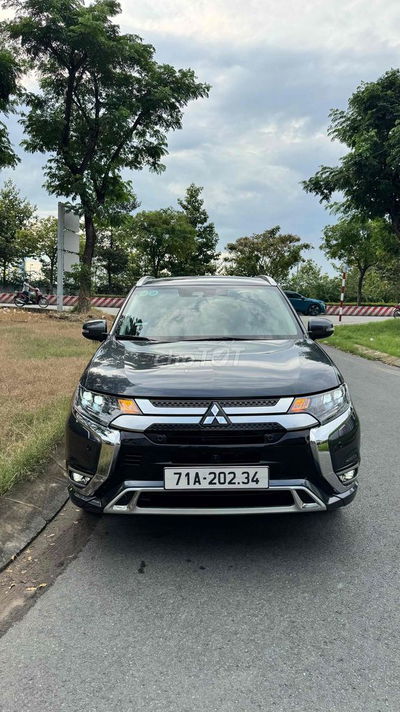 Mitsubishi Outlander 2024 Premium 2.0 CVT - 18000