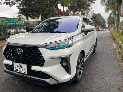 Toyota Veloz Cross Top Trắng nhập khẩu