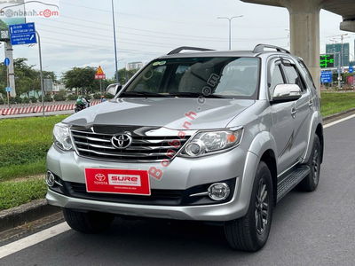 Xe Toyota Fortuner 2.7V 4X2 AT 2016
