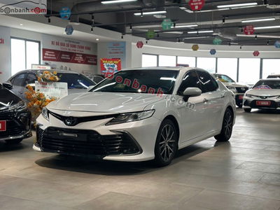 Xe Toyota Camry 2.0Q 2022