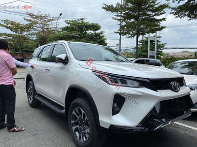 Xe Toyota Fortuner Legender 2.4L 4x2 AT 2025