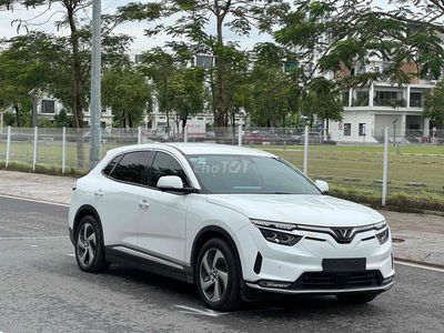 VF8 Eco 2023 GF Mua Pin Catl giảm 70tr đổi xe xăng