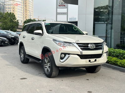 Xe Toyota Fortuner 2.7V 4x2 AT 2018