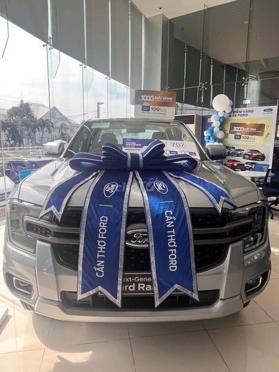 Ford Ranger 2025 XLS AT Bạc khuyến mãi trước bạ