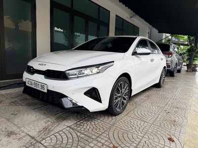 Kia K3 2024 Premium 2.0 AT - 5000 km 599tr