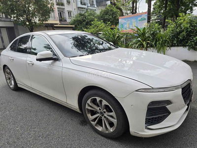 VinFast Lux A2.0 Trắng 82345 km