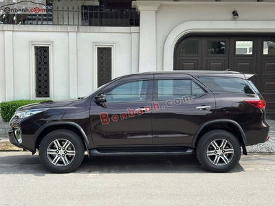Xe Toyota Fortuner 2.7V 4x2 AT 2020